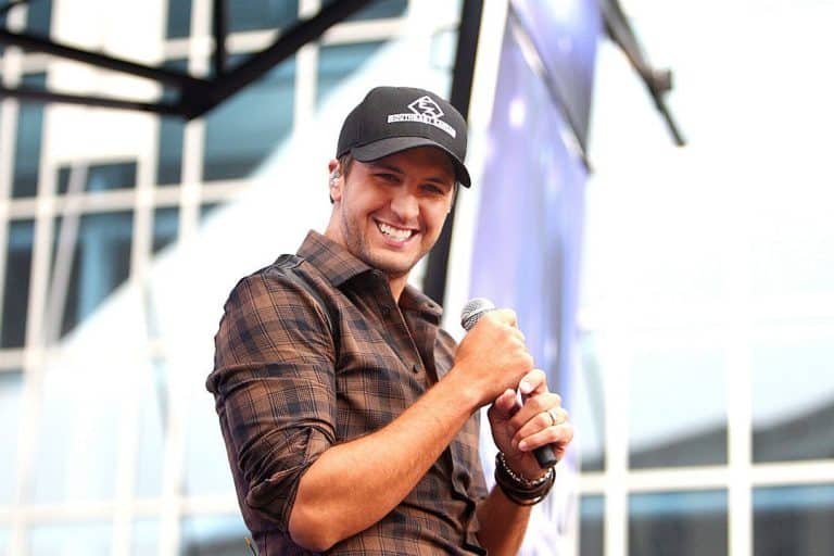 30 perfect Luke Bryan lyrics as Instagram captions for your party pics